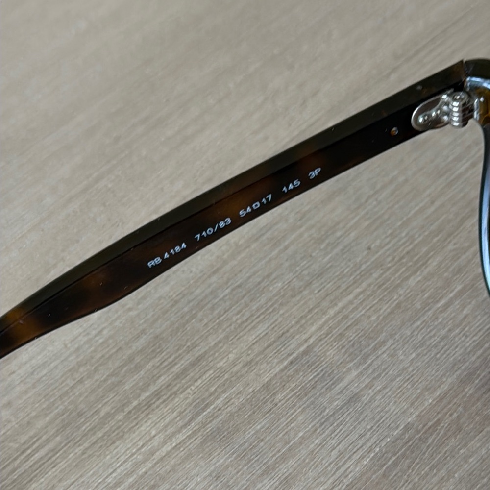Ray-Ban Wayfarer Sunglasses - Picture 5 of 7